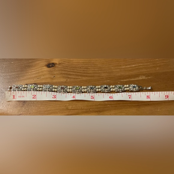 Camrose and Kross: J.B.K faux pearls silver tone square multi stones bracelet. - Picture 10 of 11